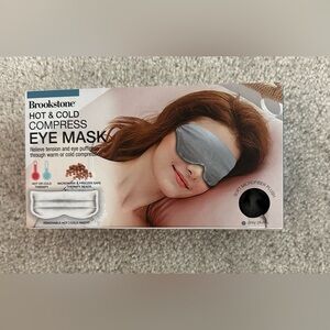 Brookstone Gray Hot & Cold Eye Mask